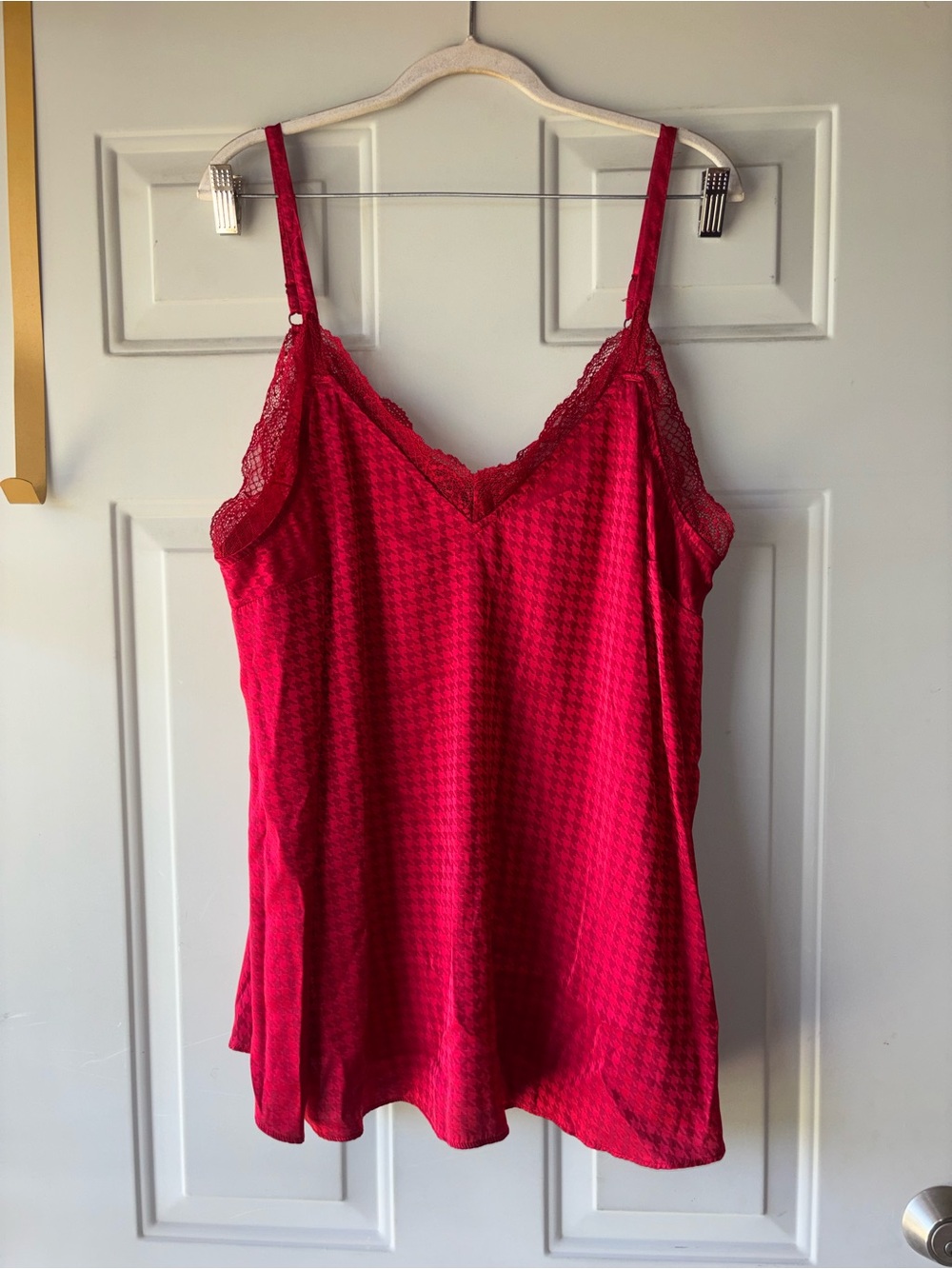 Torrid red houndstooth lace trim tank size 2